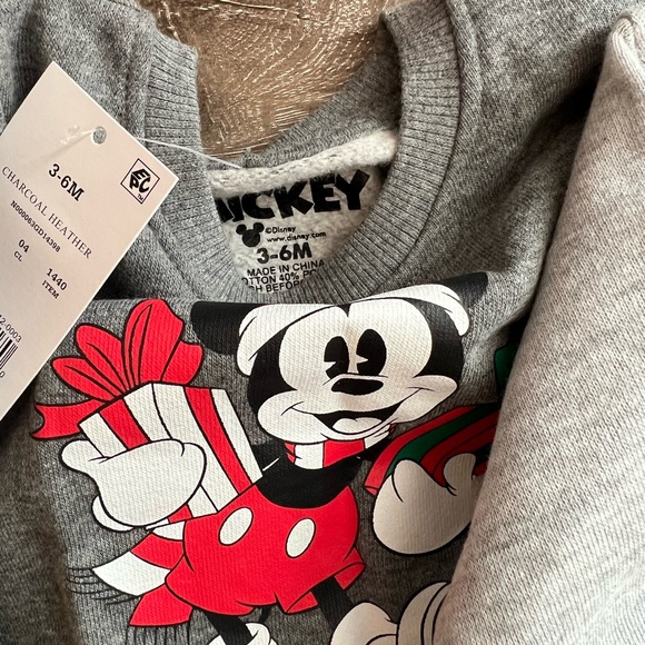 Mickey Mouse Kid’s Christmas Sweatshirt NWT - Various Sizes - Picture 2 of 2